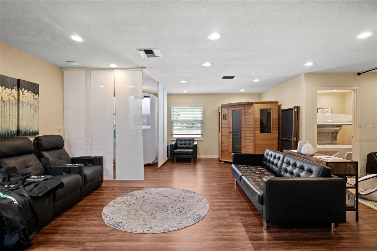 LAMBRECHTS REP - Commercial Sale