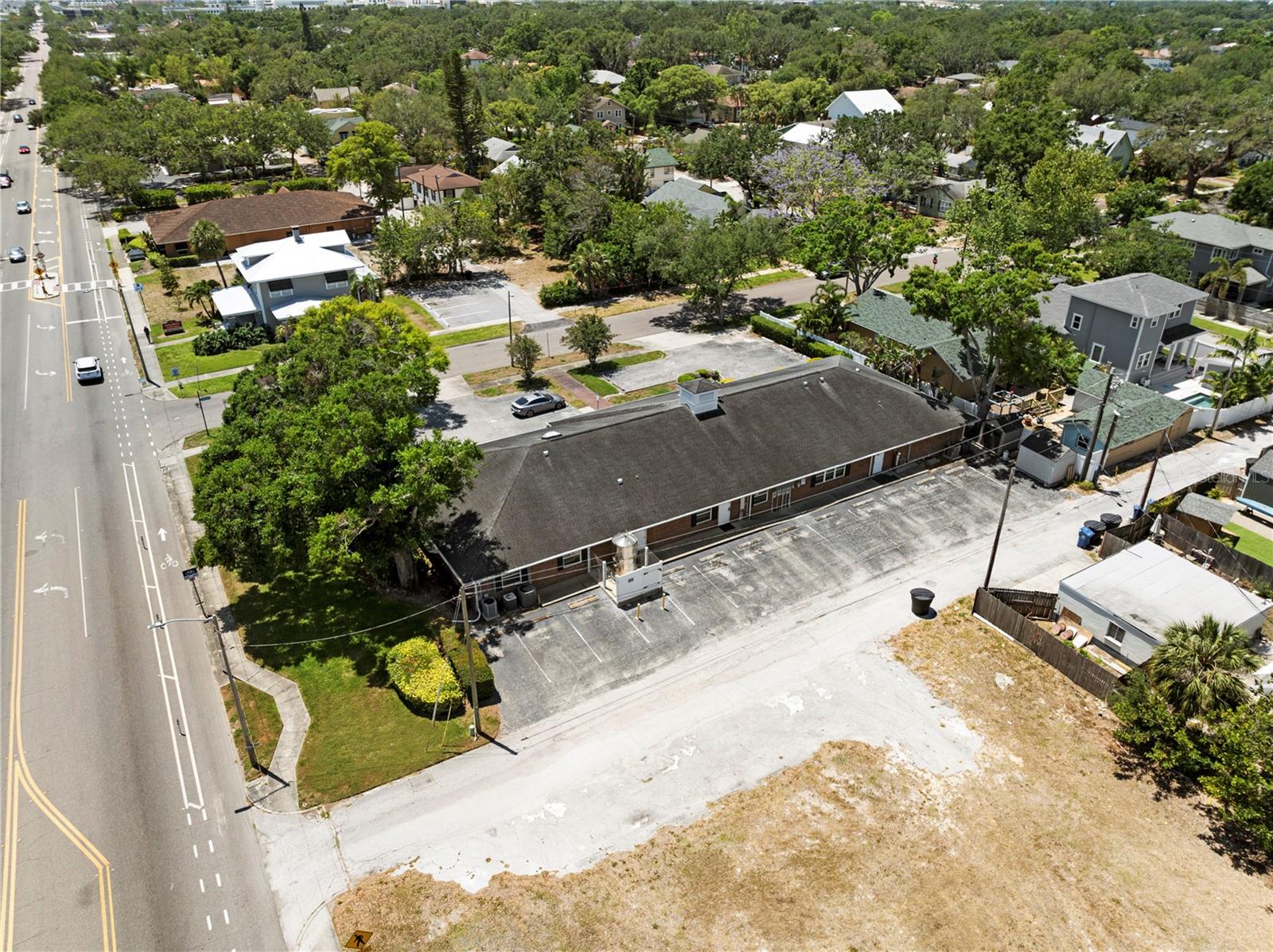 LAMBRECHTS REP - Commercial Sale