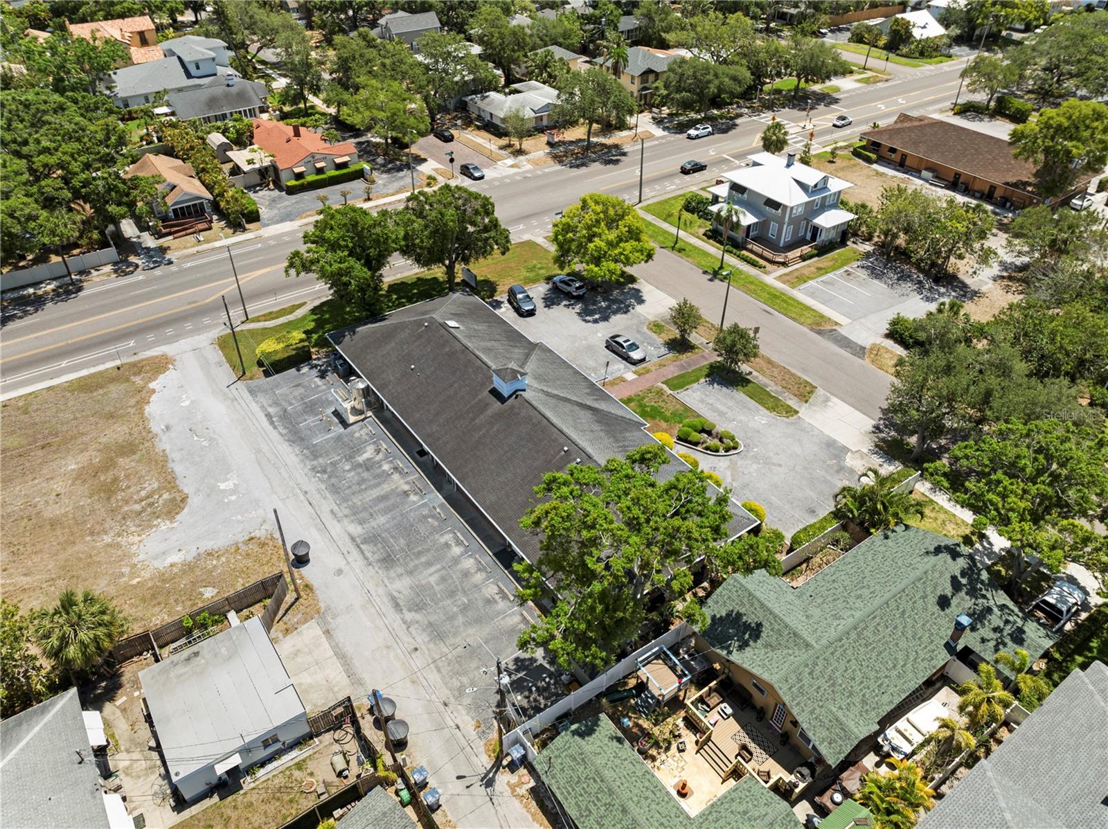 LAMBRECHTS REP - Commercial Sale