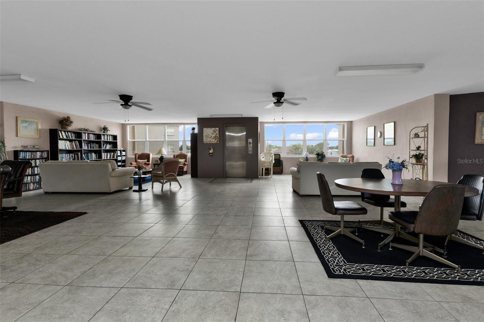 PLAZA VIEW PH 02 - Residential