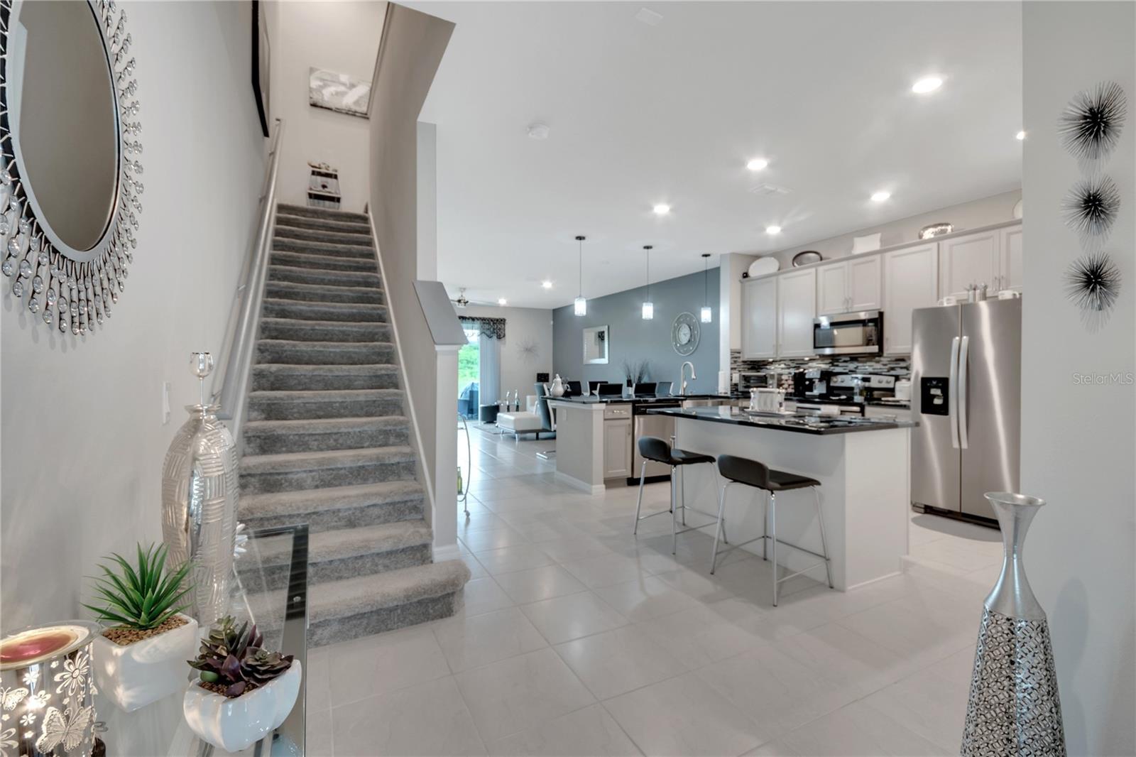 3725 PLAINVIEW DRIVE