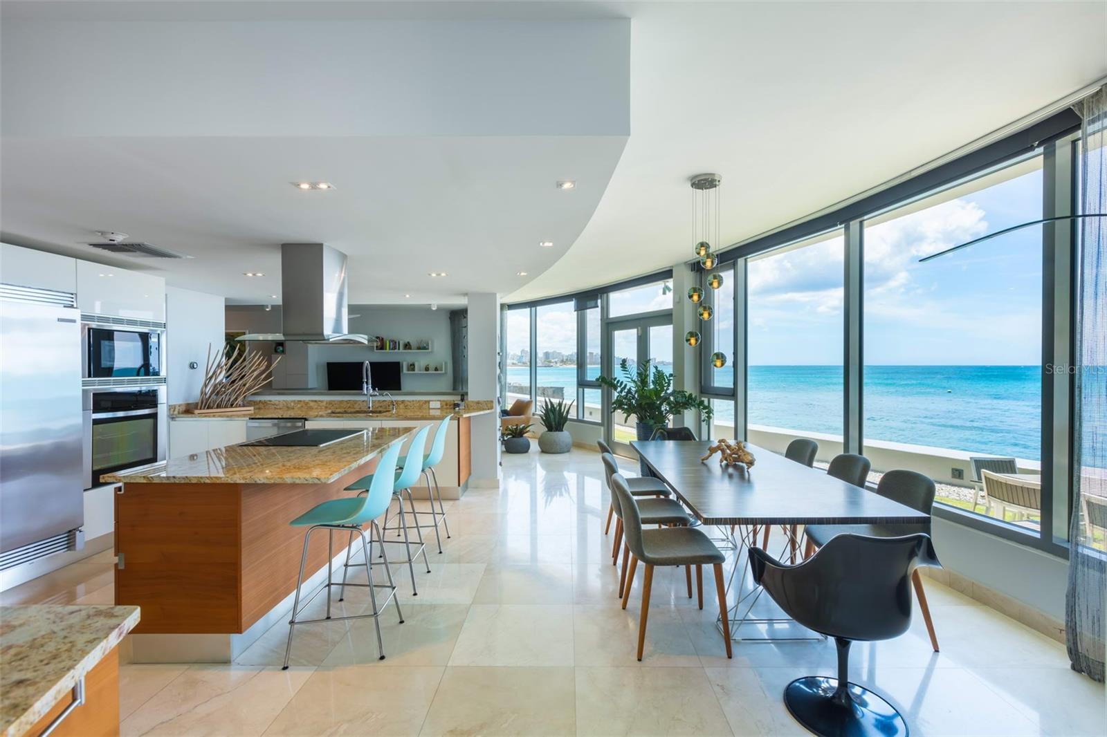 AZURE BEACH - Residential