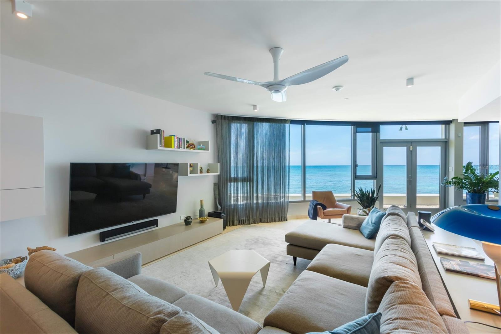 AZURE BEACH - Residential