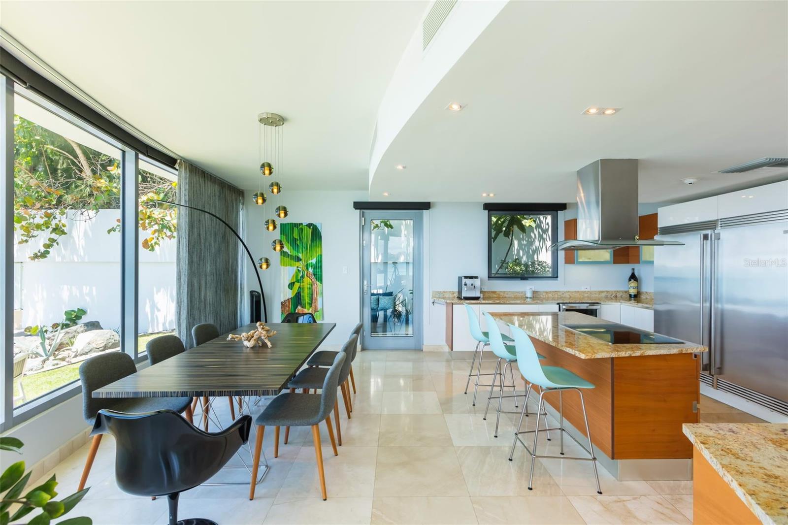 AZURE BEACH - Residential