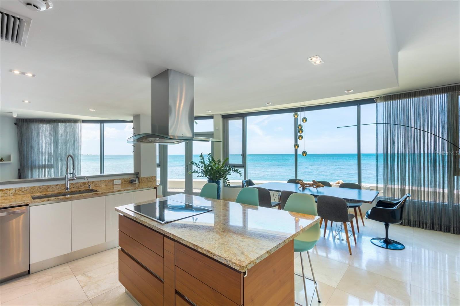 AZURE BEACH - Residential