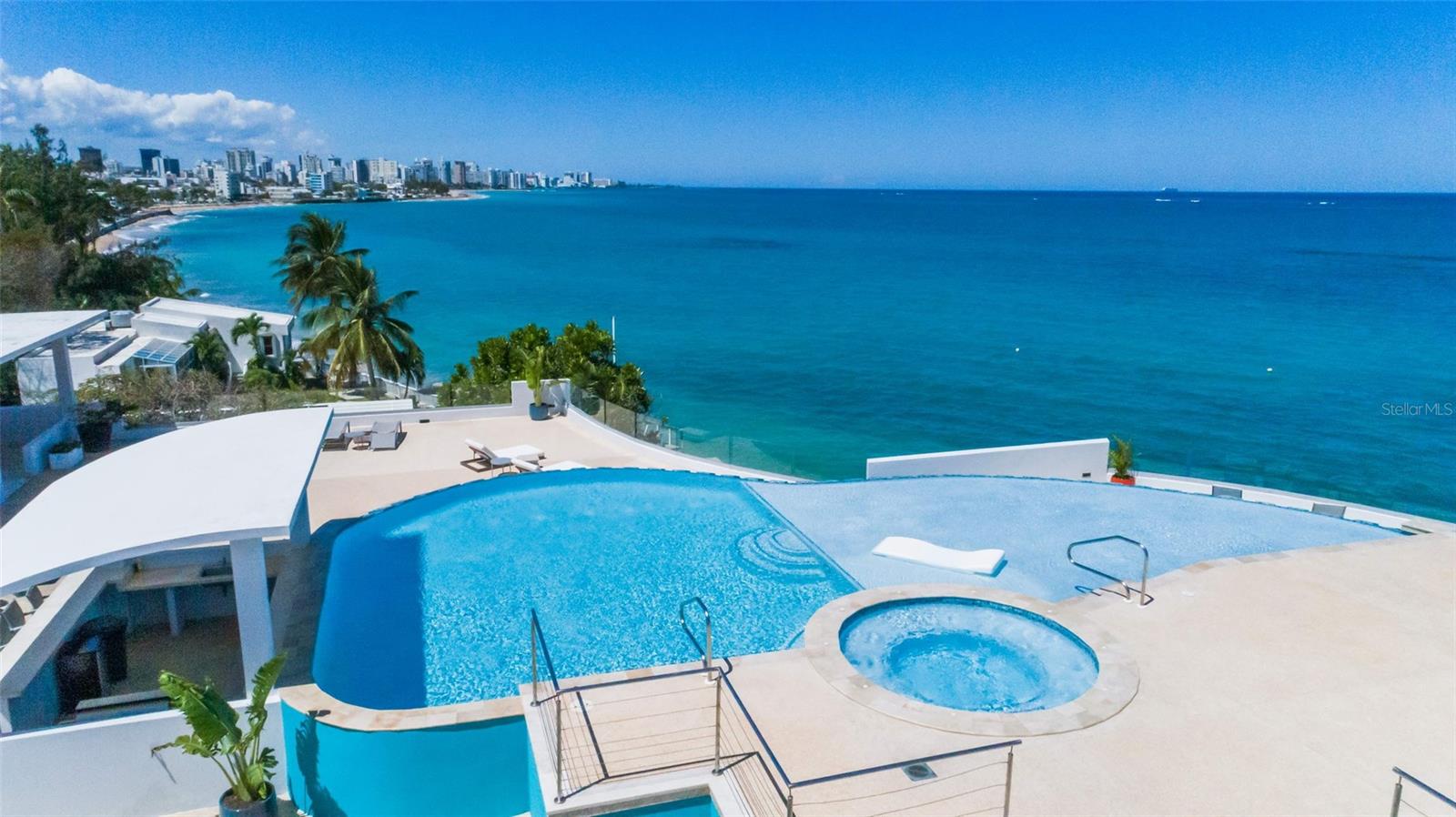 AZURE BEACH - Residential