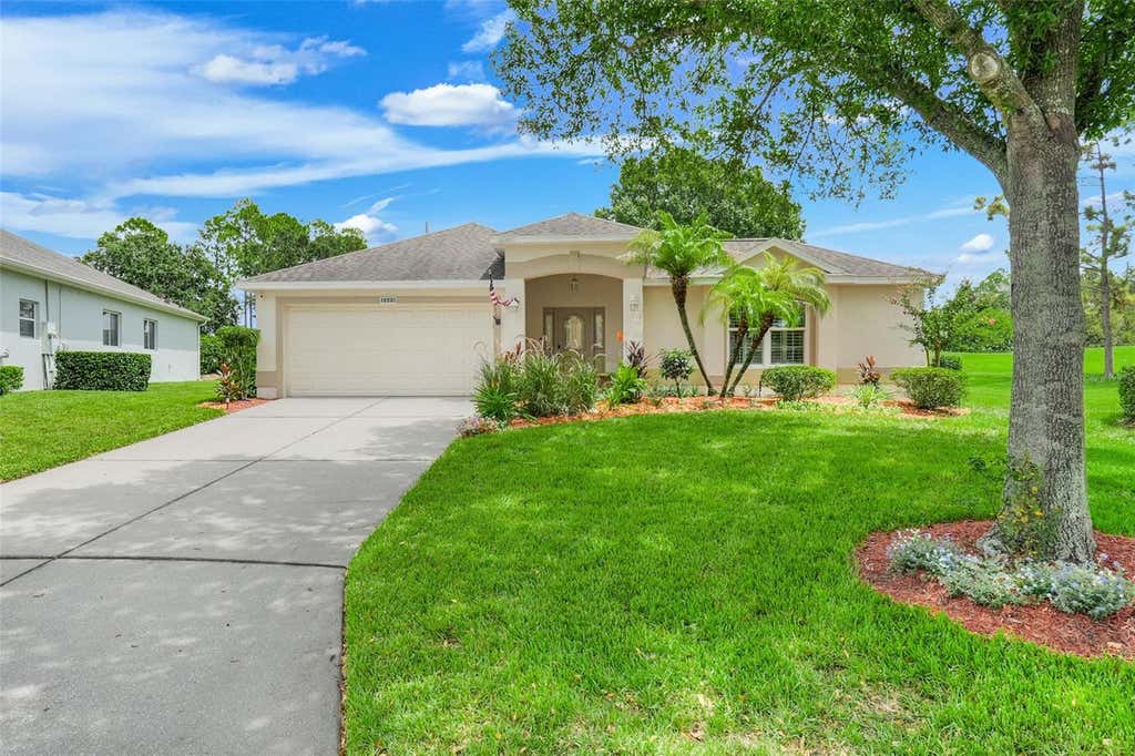Photo of 2525 New Castle Court, Clermont, FL 34711 (MLS # G5116788)