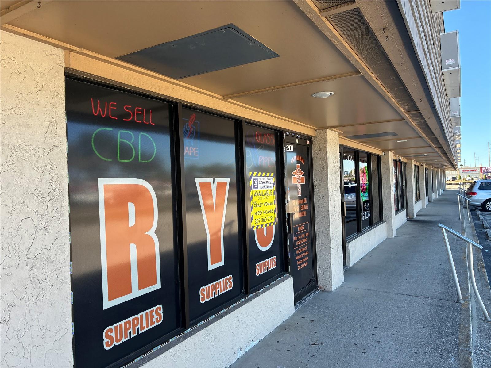 BELL PLAZA PH 02 - Commercial Lease