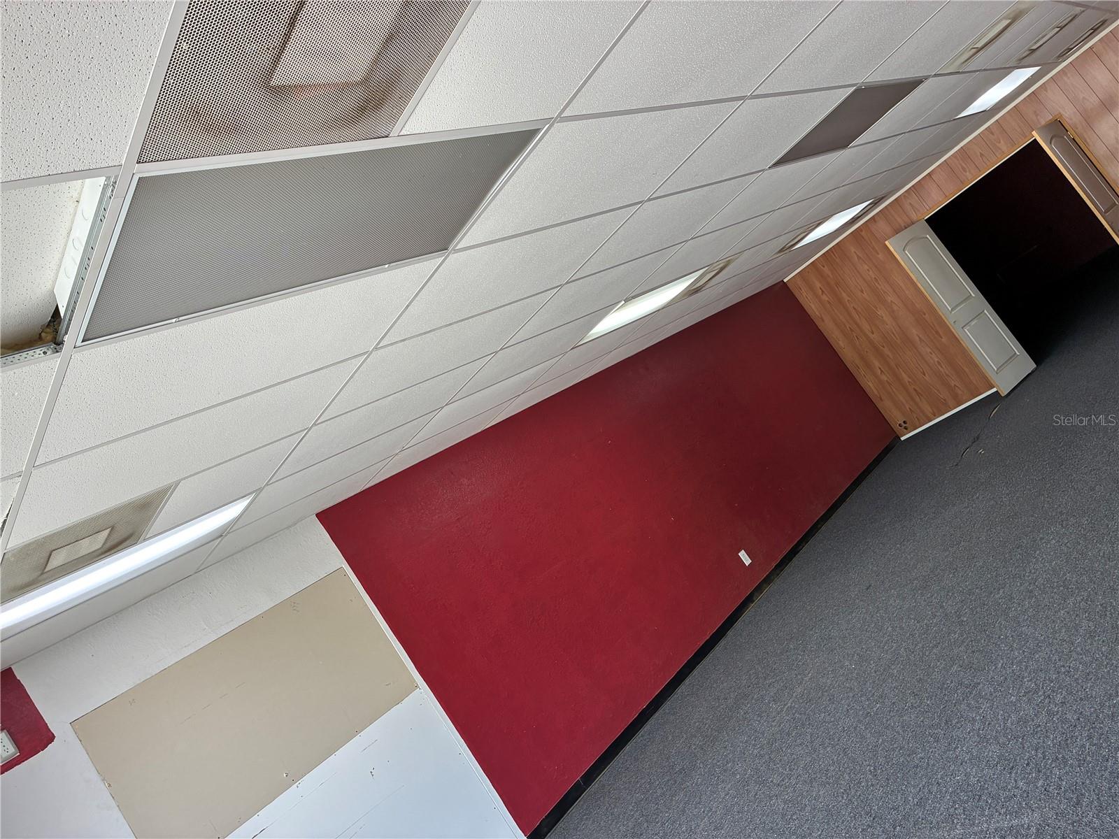 BELL PLAZA PH 02 - Commercial Lease