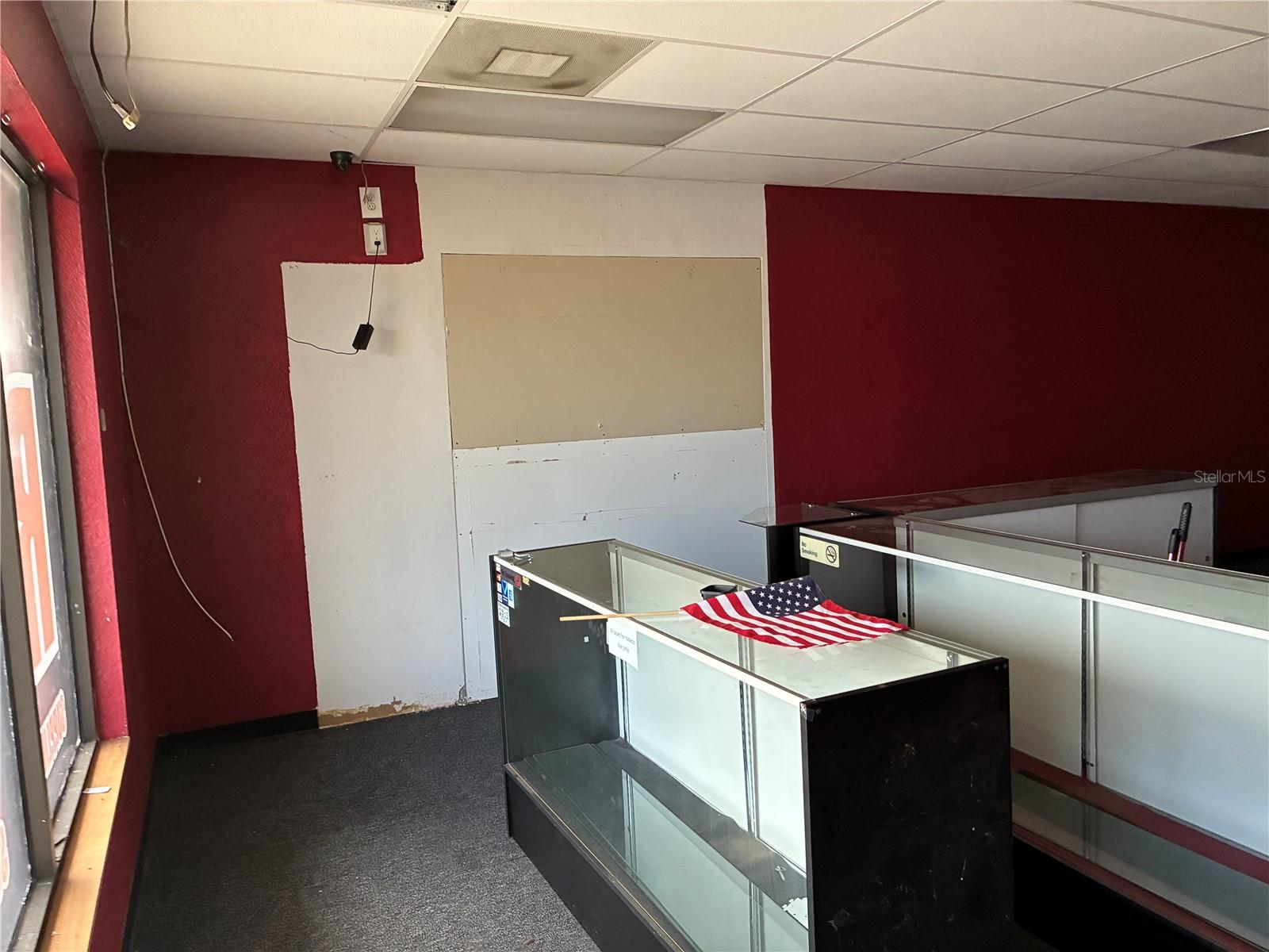 BELL PLAZA PH 02 - Commercial Lease