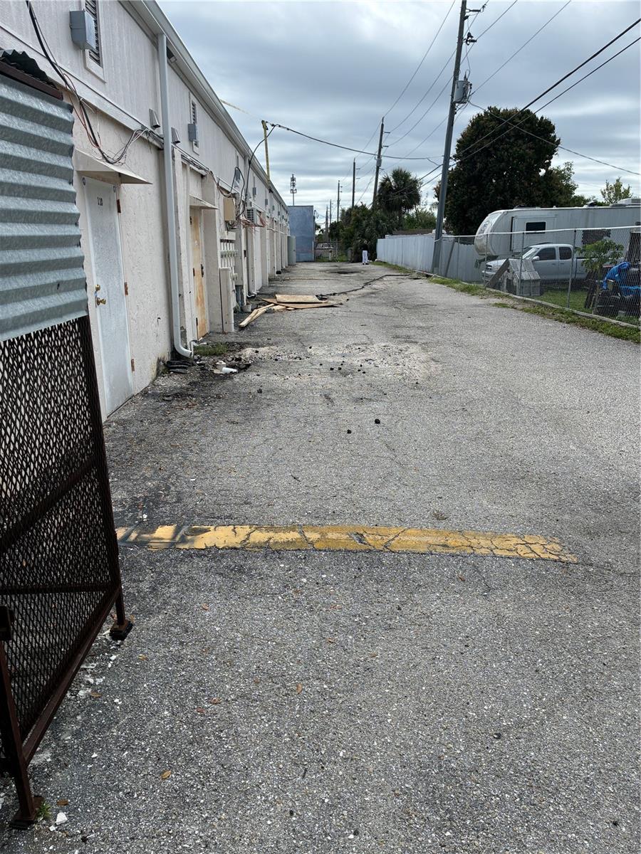 BELL PLAZA PH 02 - Commercial Lease