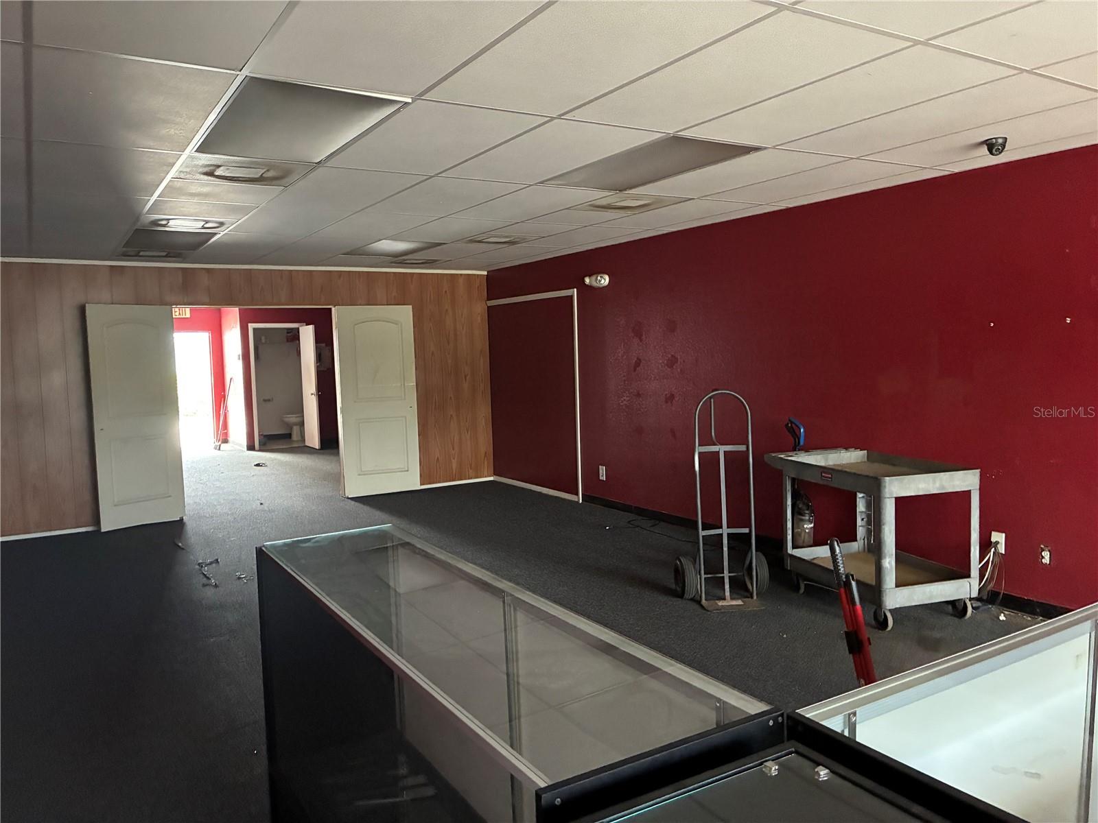 BELL PLAZA PH 02 - Commercial Lease