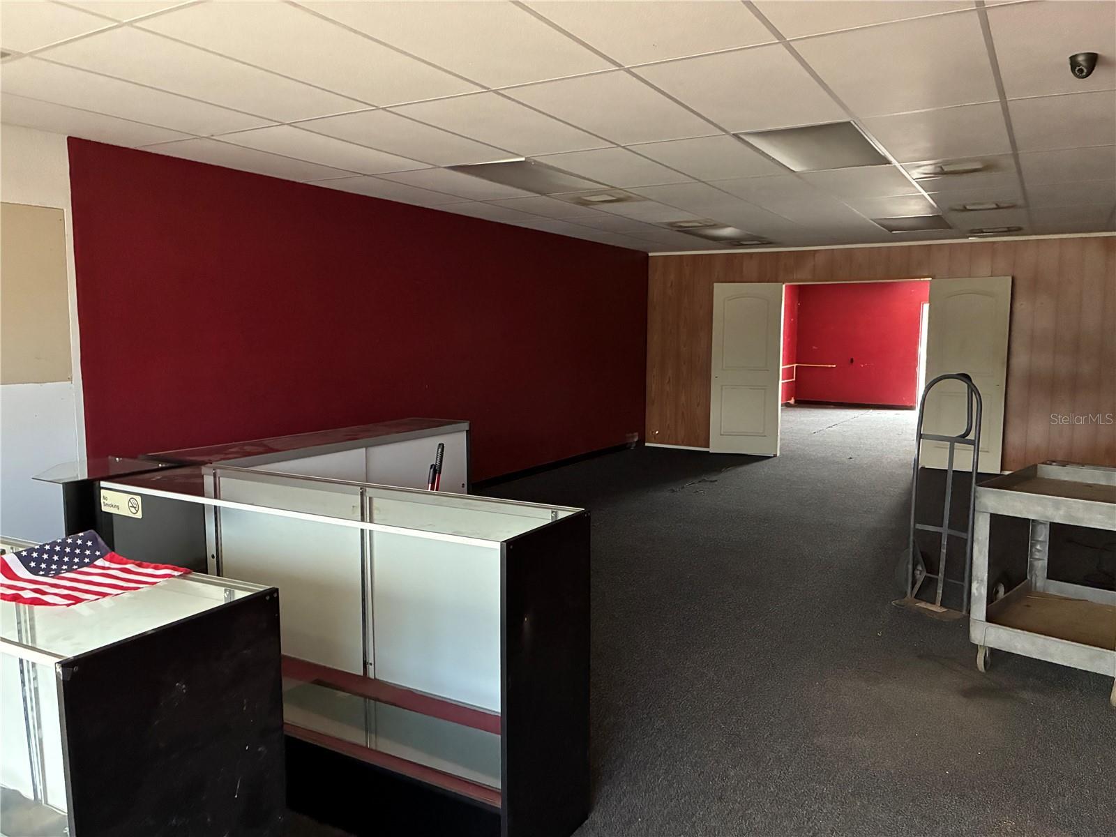 BELL PLAZA PH 02 - Commercial Lease