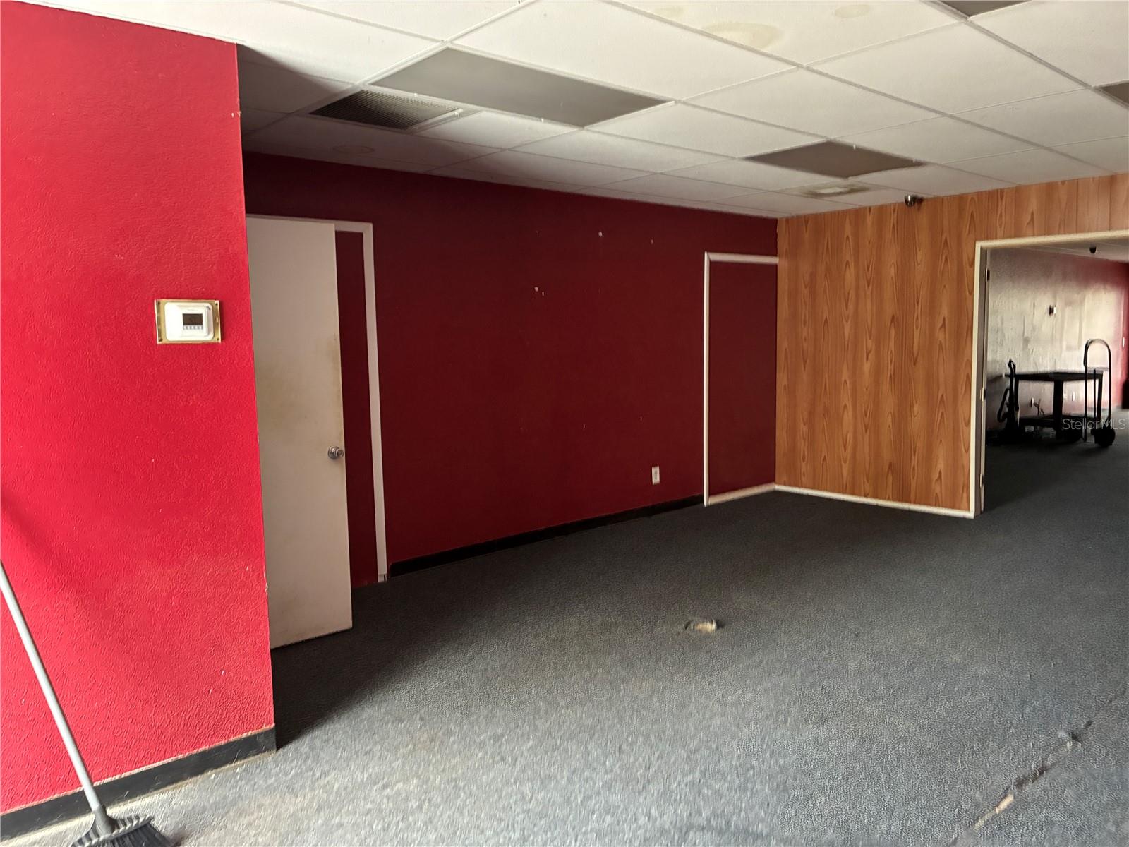 BELL PLAZA PH 02 - Commercial Lease