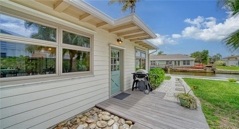 A home in LONGBOAT KEY