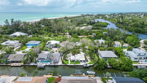 A home in LONGBOAT KEY