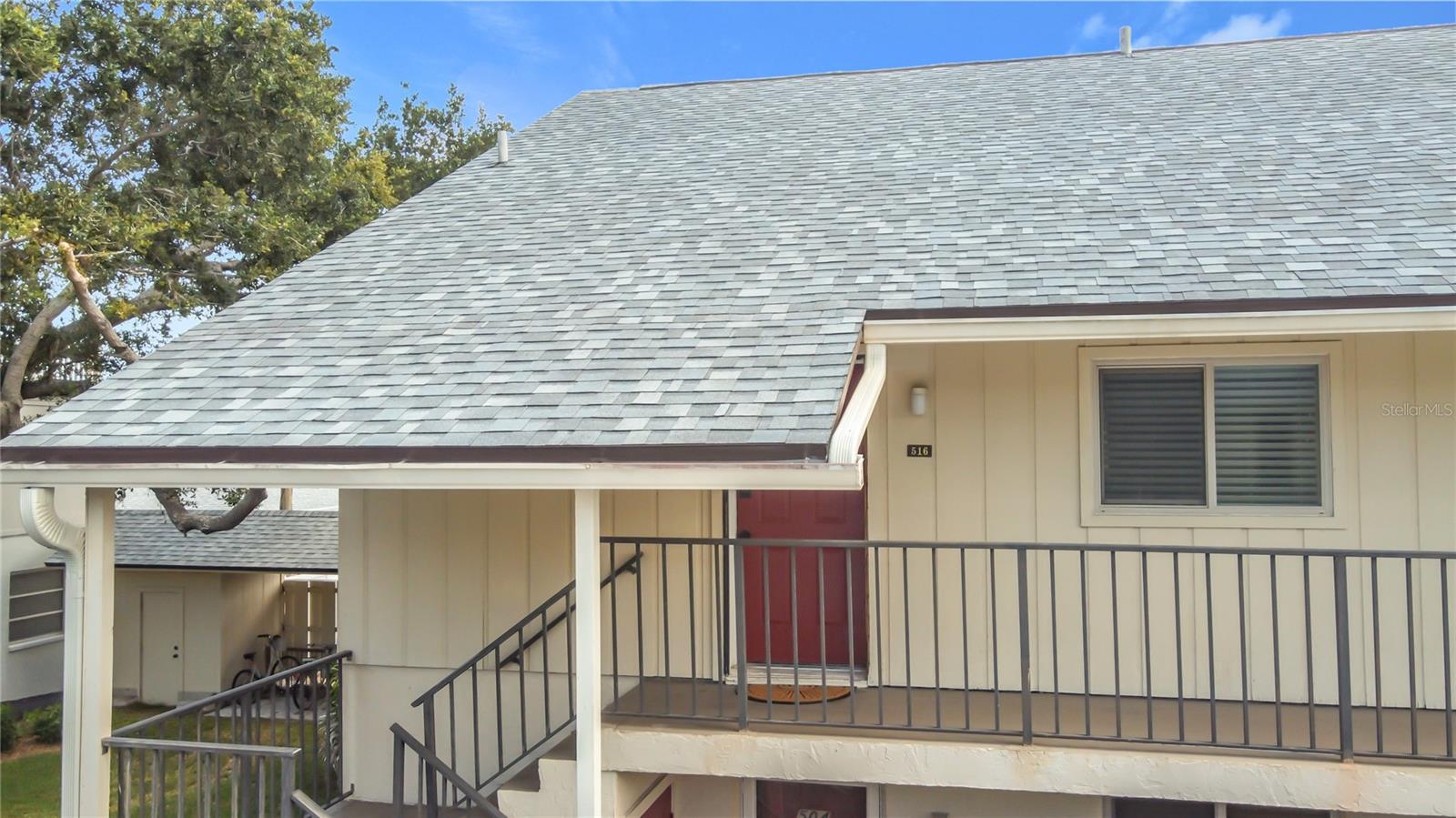516 PARKDALE MEWS 516