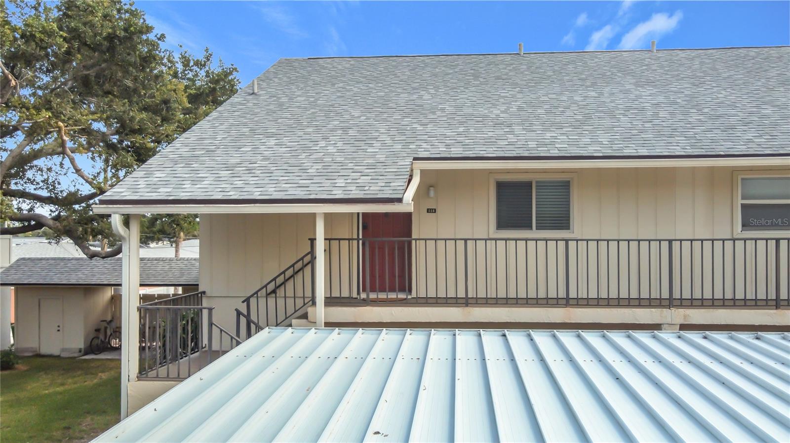 516 PARKDALE MEWS 516
