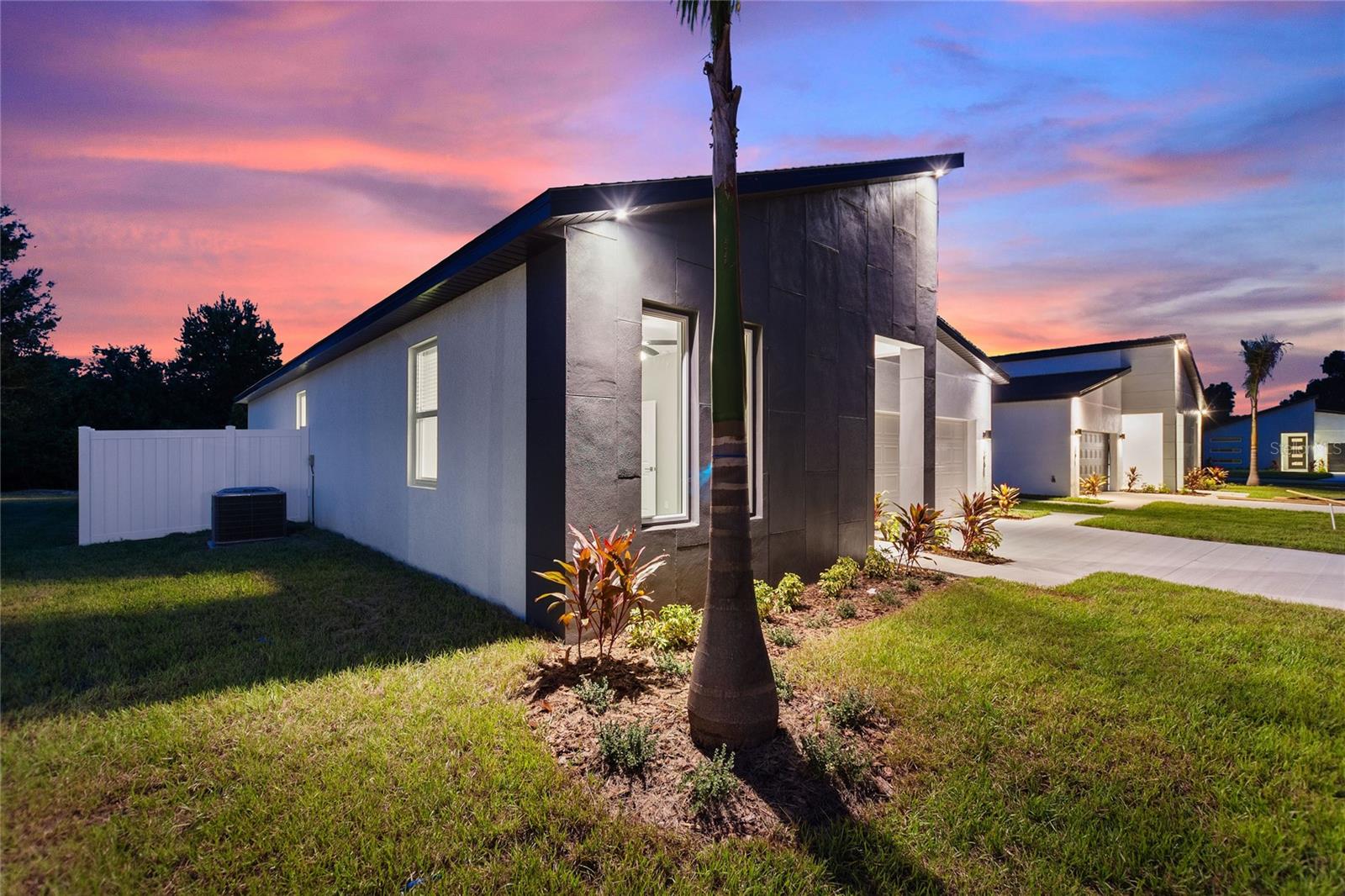 326 ROYAL PALM WAY