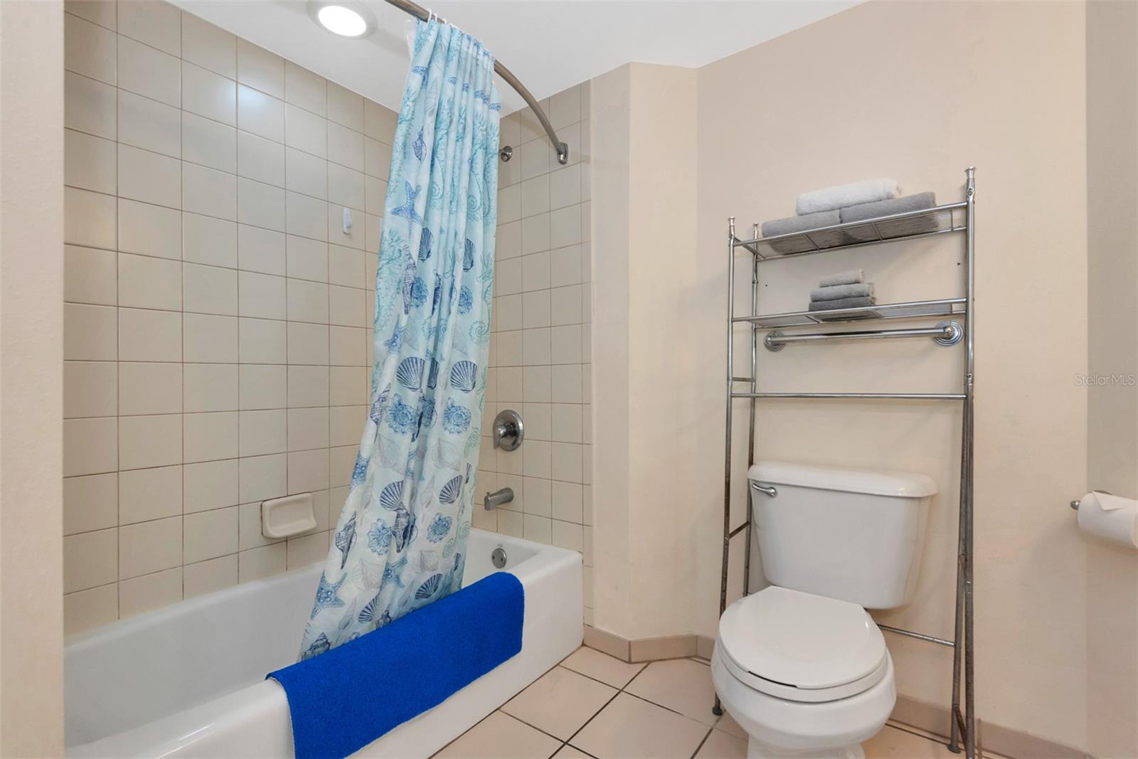 DAYTONA BEACH RESORT & CONF CENTER - Residential