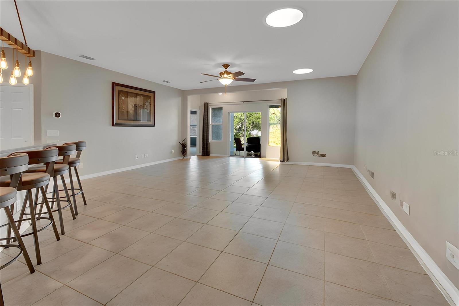 1589 BLUE GRASS BOULEVARD