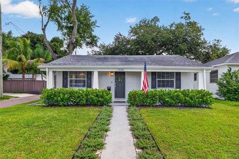 Photo of 1325 21st Avenue N, St Petersburg, FL 33704 (MLS # TB8546642)