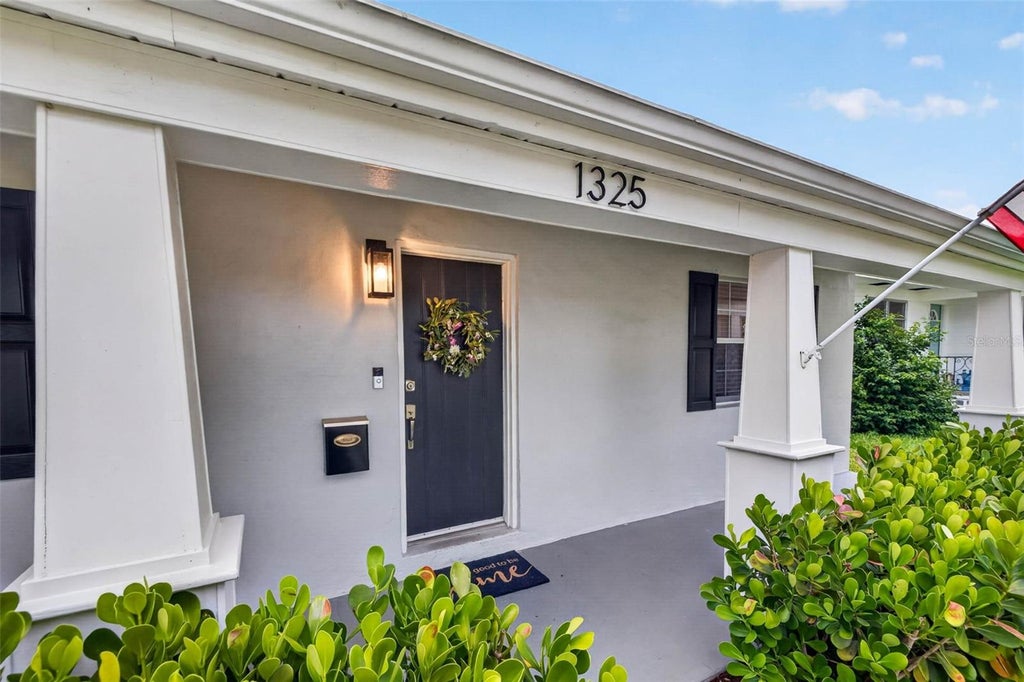 Photo of 1325 21st Avenue N, St Petersburg, FL 33704 (MLS # TB8546642)