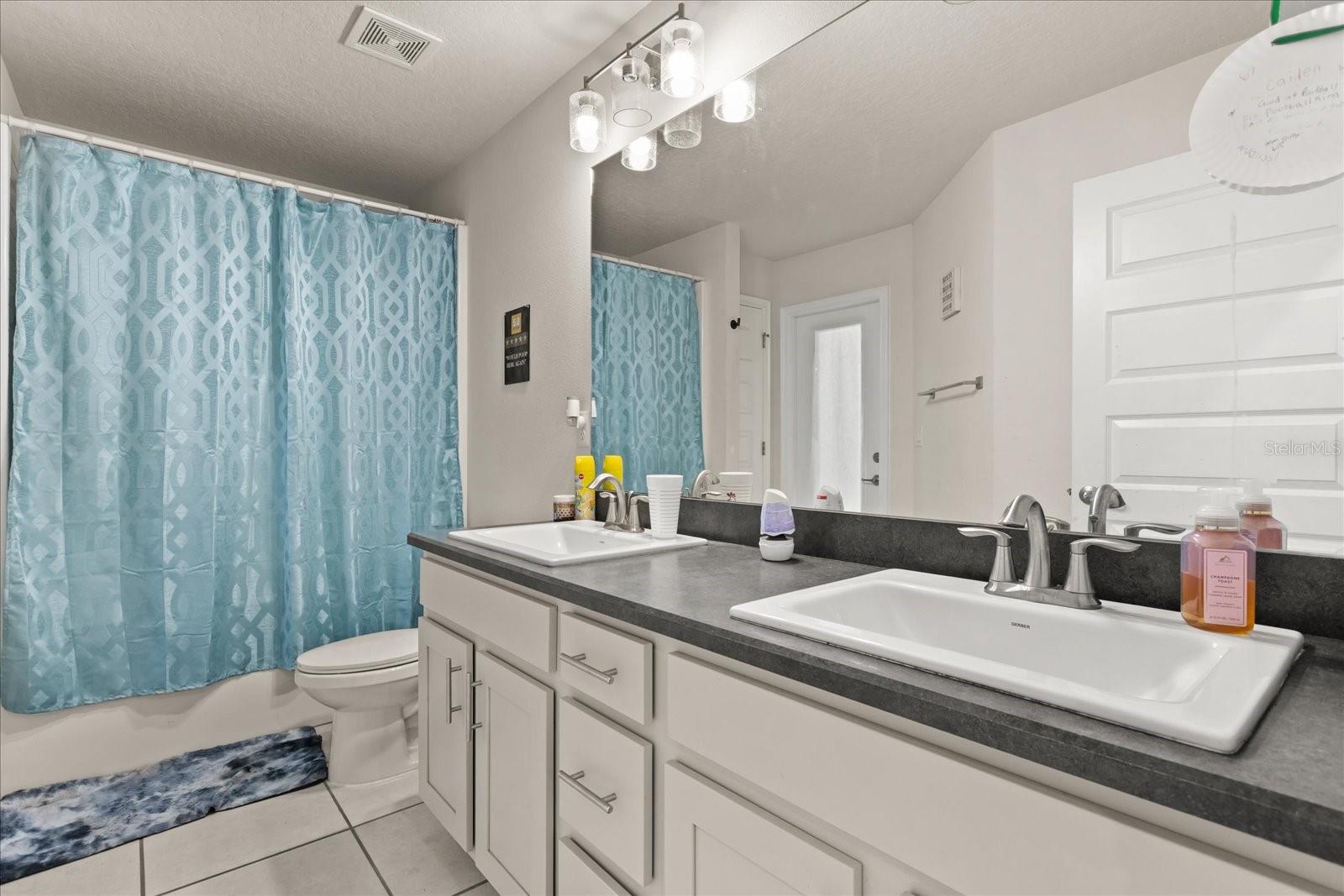 LEESBURG ASHTON WOODS - Residential