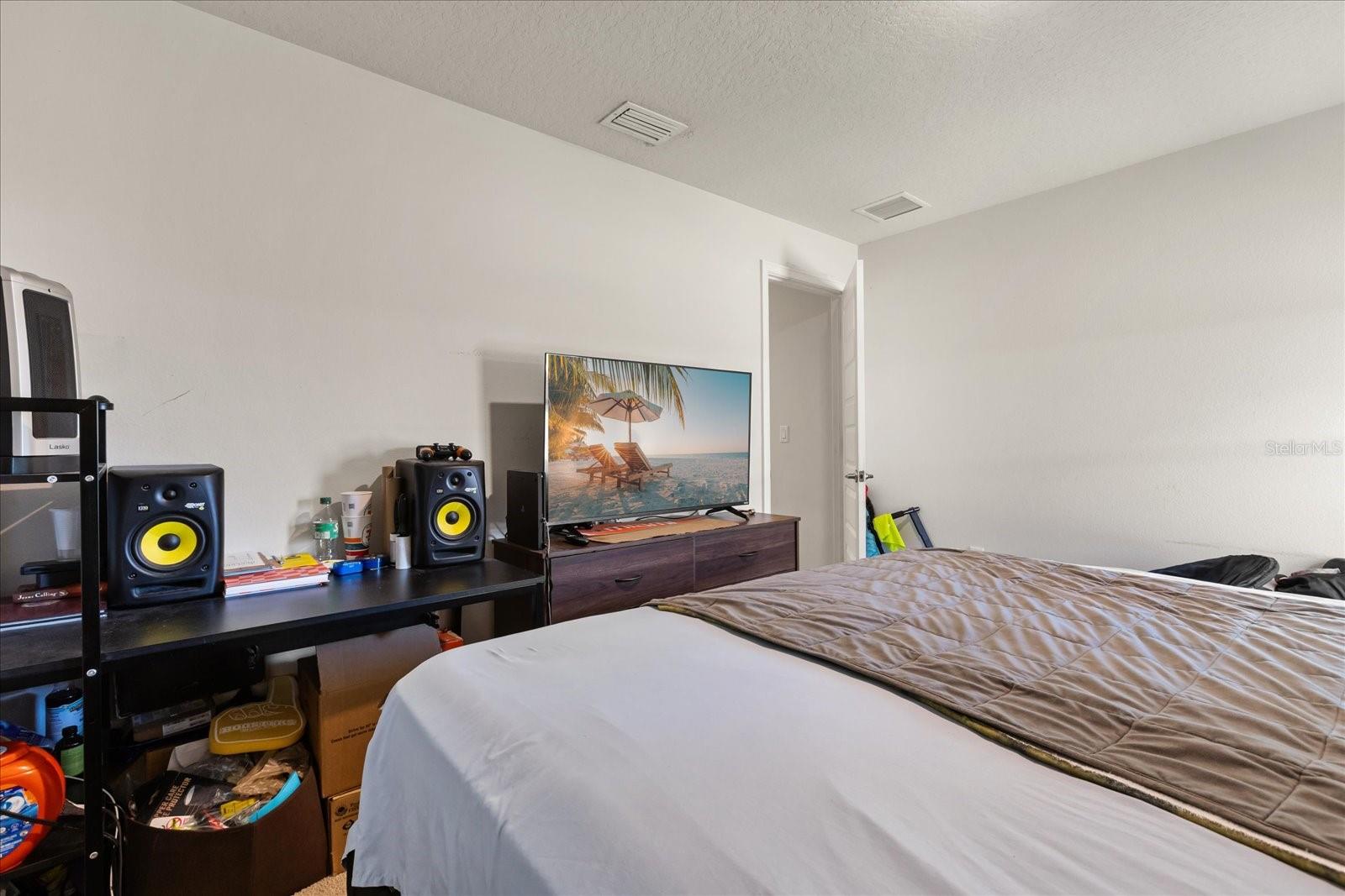 LEESBURG ASHTON WOODS - Residential