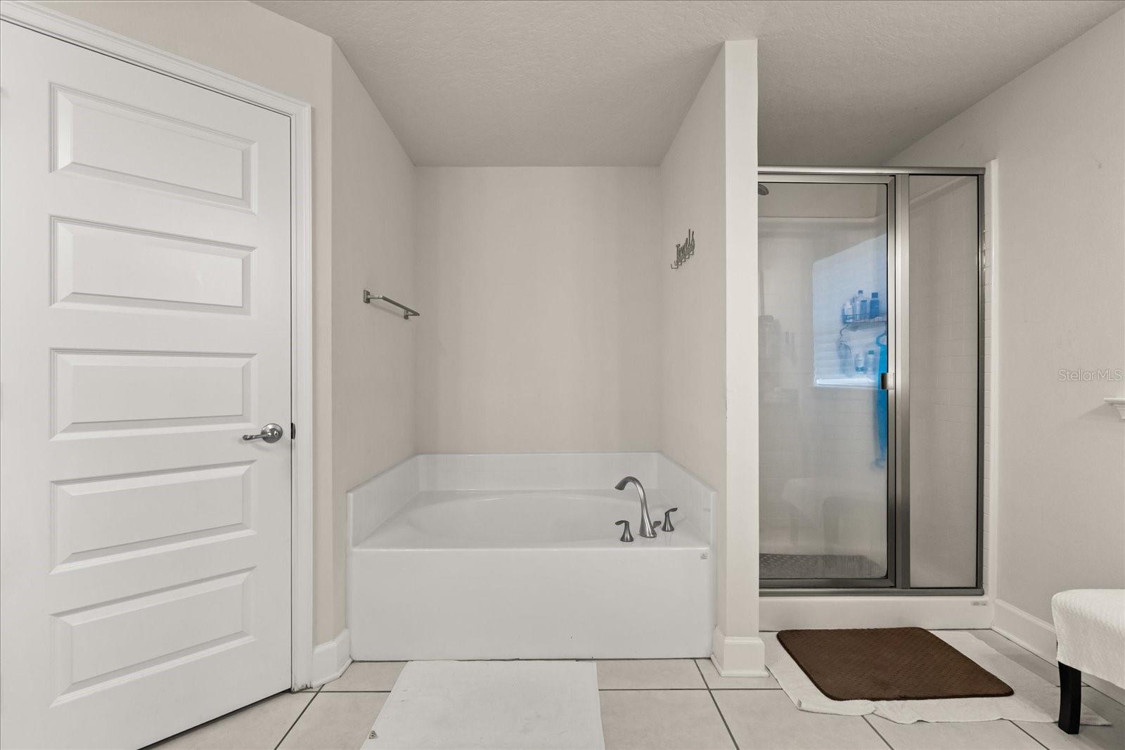 LEESBURG ASHTON WOODS - Residential