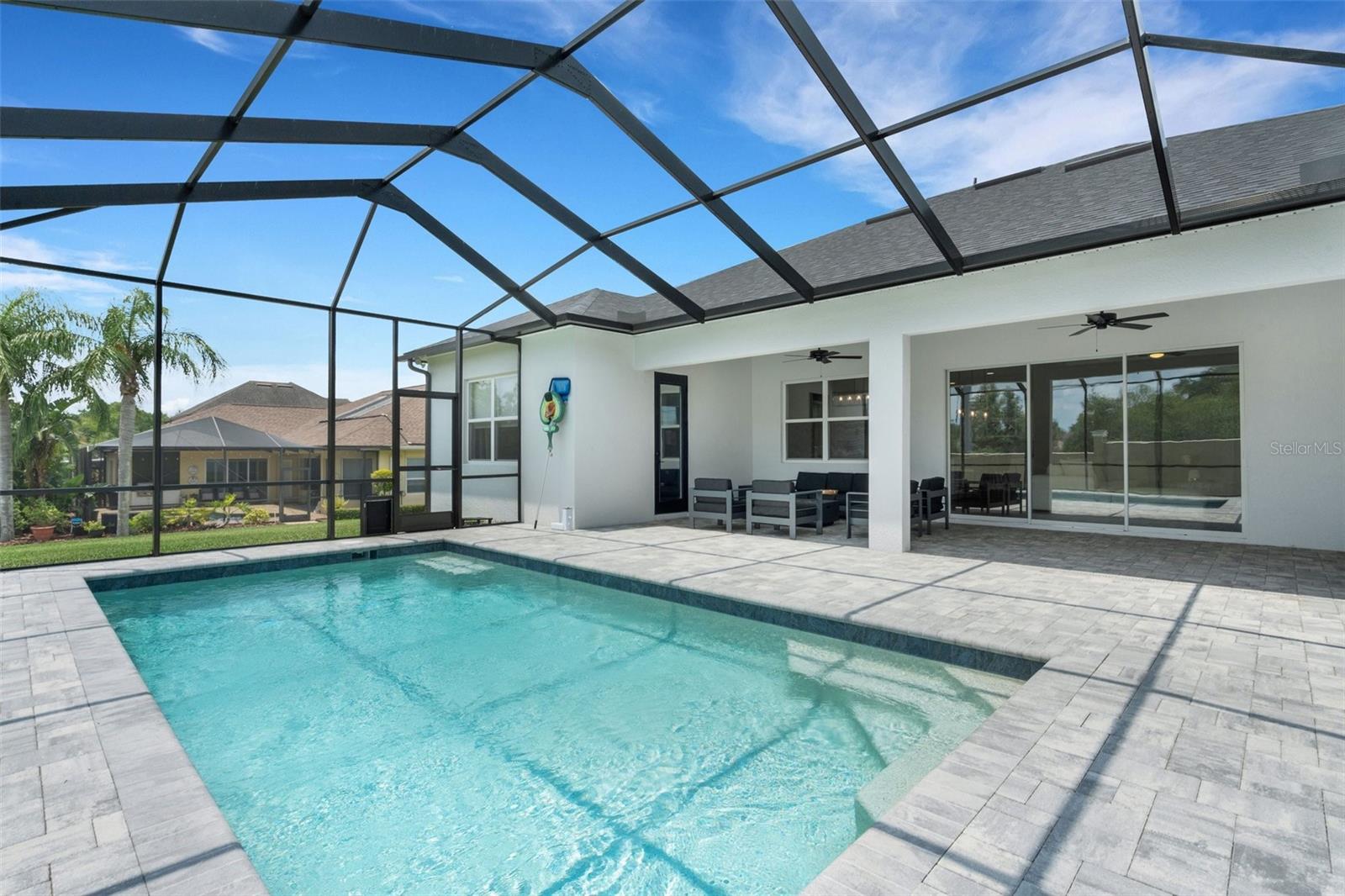 SUMMERGLEN - Residential