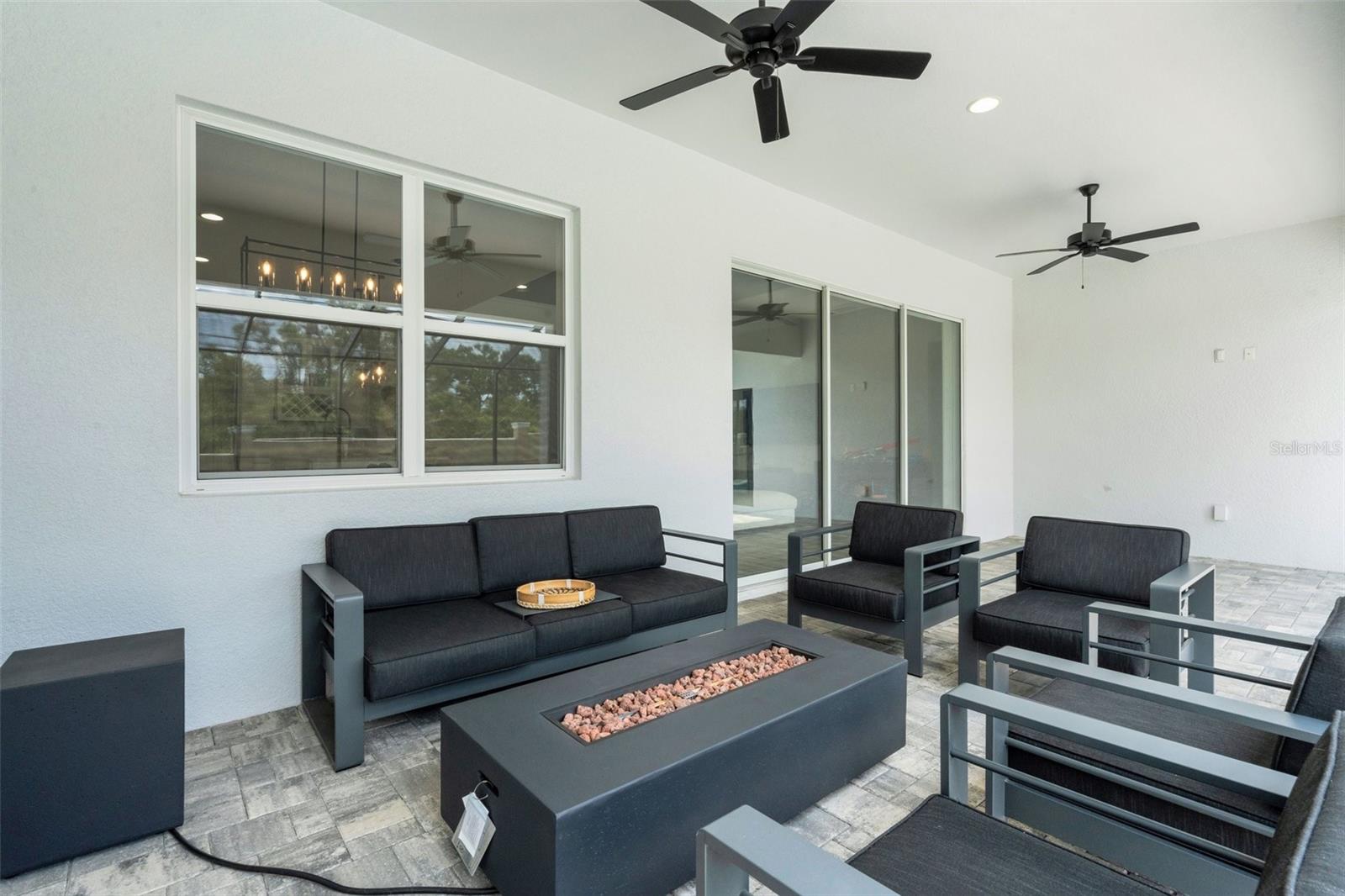 SUMMERGLEN - Residential