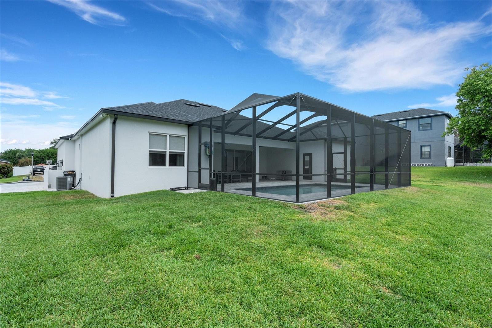 SUMMERGLEN - Residential