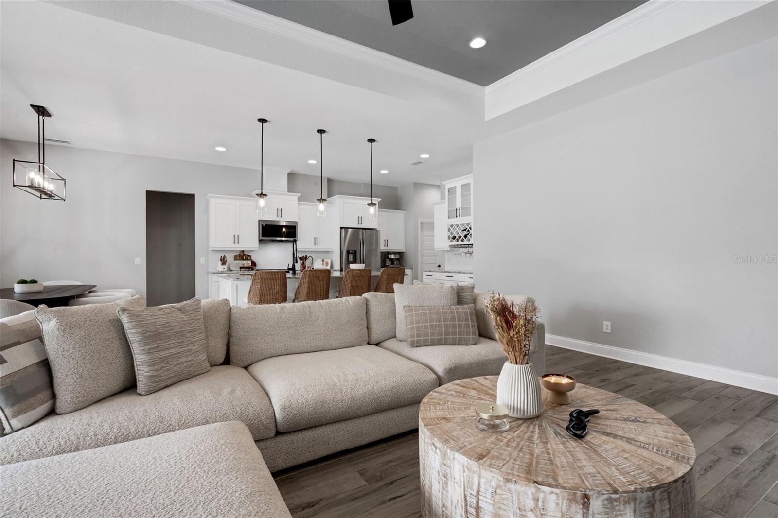 SUMMERGLEN - Residential