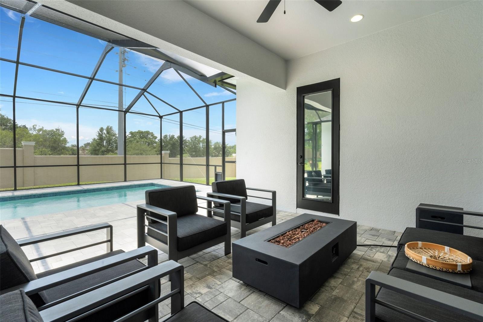 SUMMERGLEN - Residential