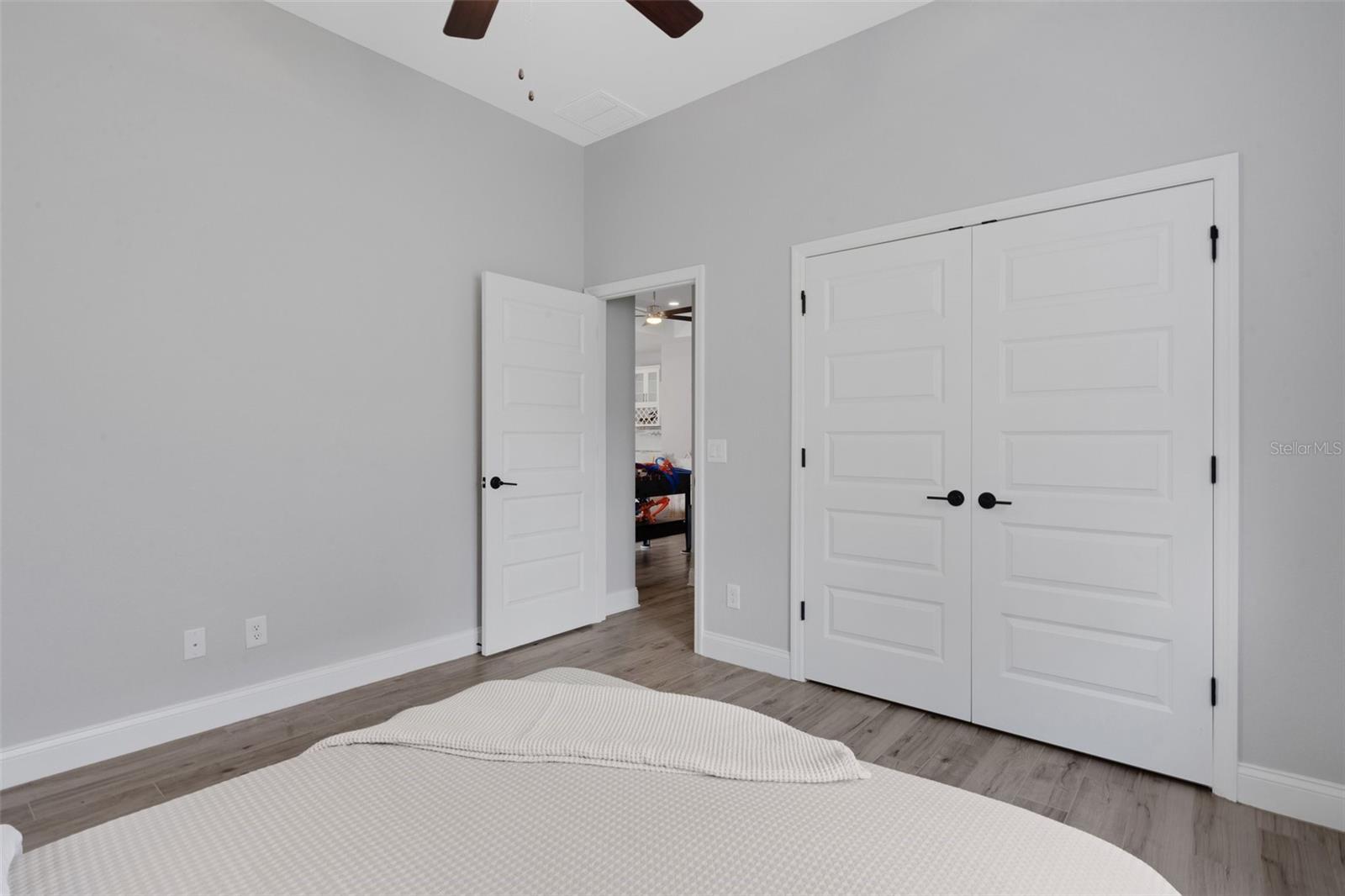 SUMMERGLEN - Residential