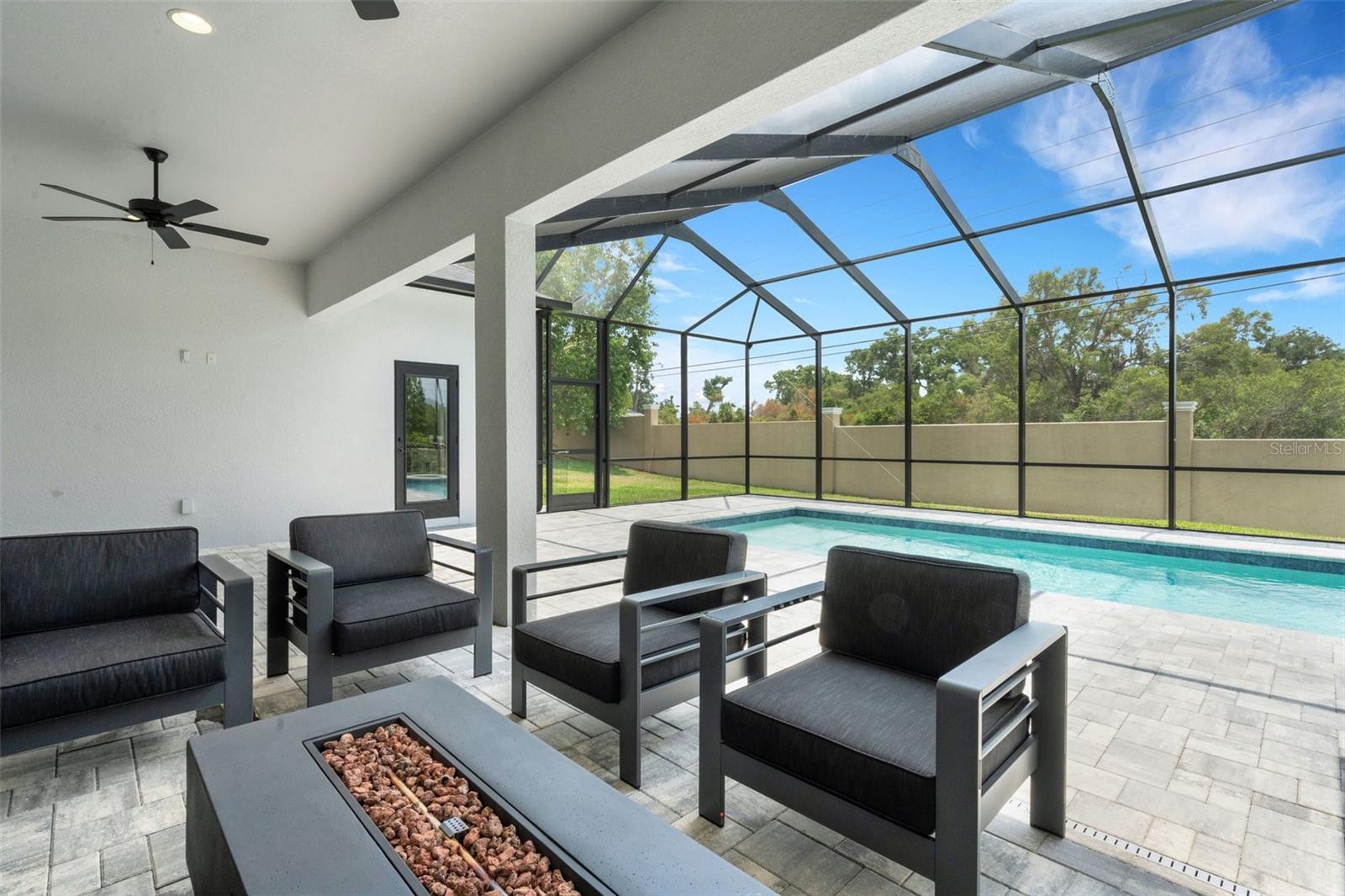 SUMMERGLEN - Residential