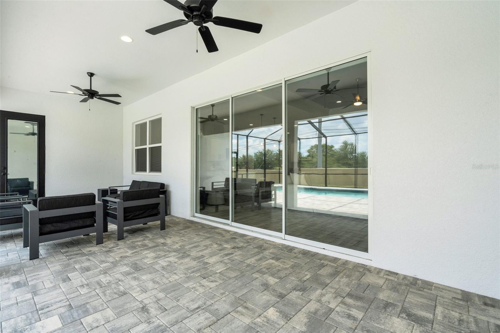 SUMMERGLEN - Residential