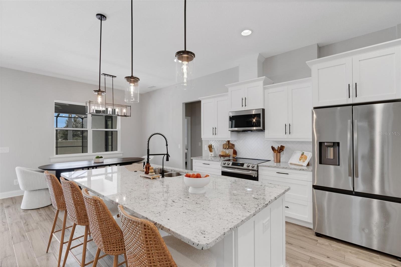 SUMMERGLEN - Residential