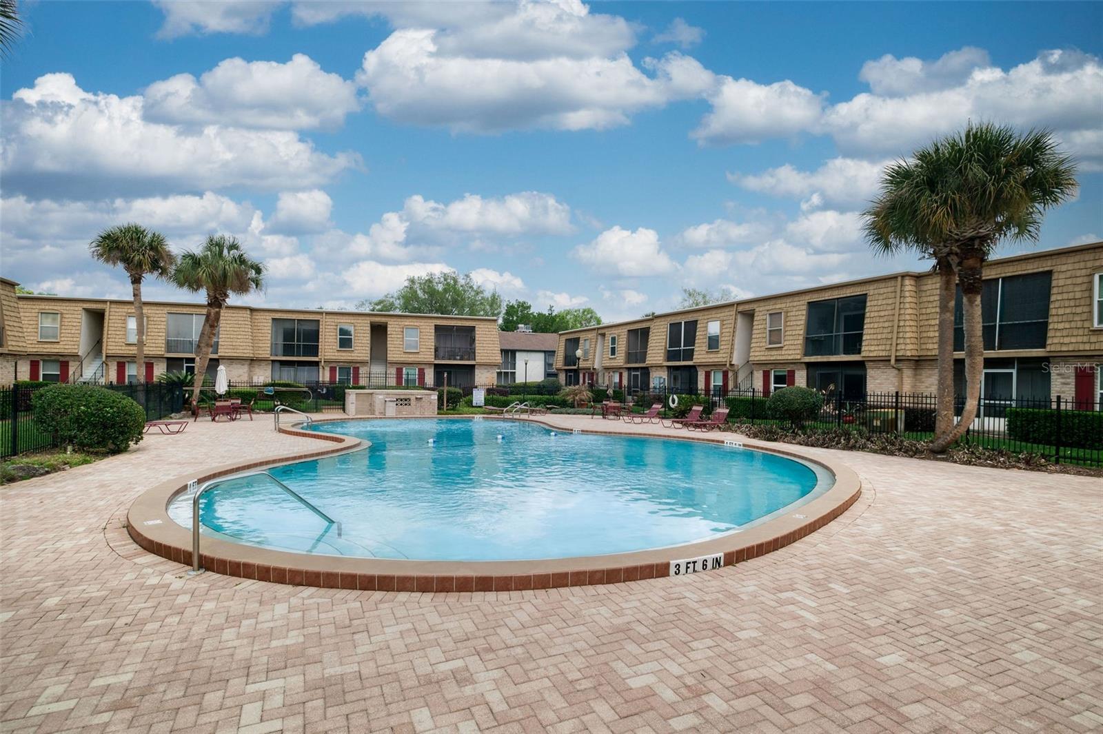 FOUR SEASONS CONDO - Residential