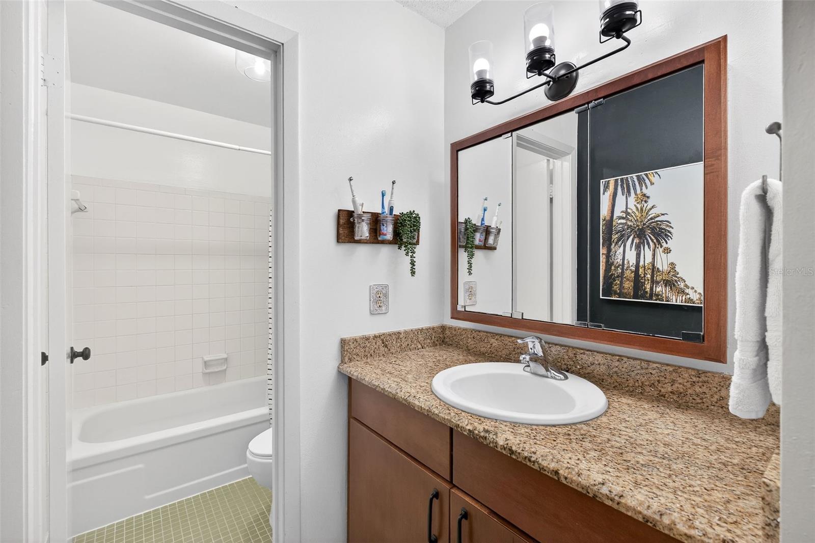 FOUR SEASONS CONDO - Residential