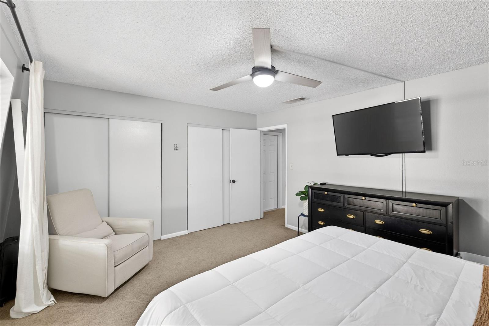 FOUR SEASONS CONDO - Residential