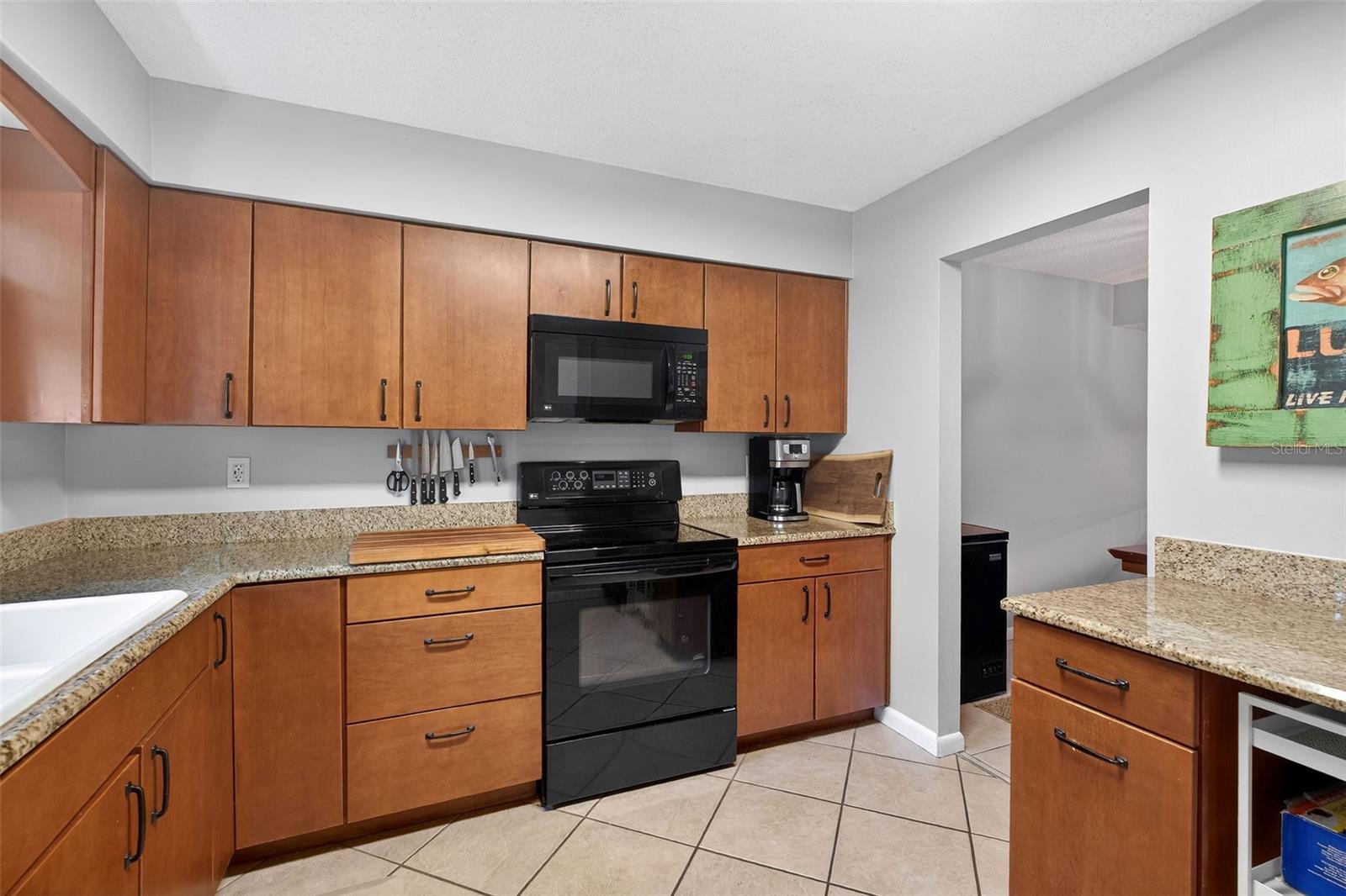 FOUR SEASONS CONDO - Residential