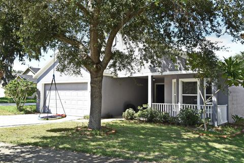 Photo of 2010 Newtown Road, Groveland, FL 34736 (MLS # O6345434)