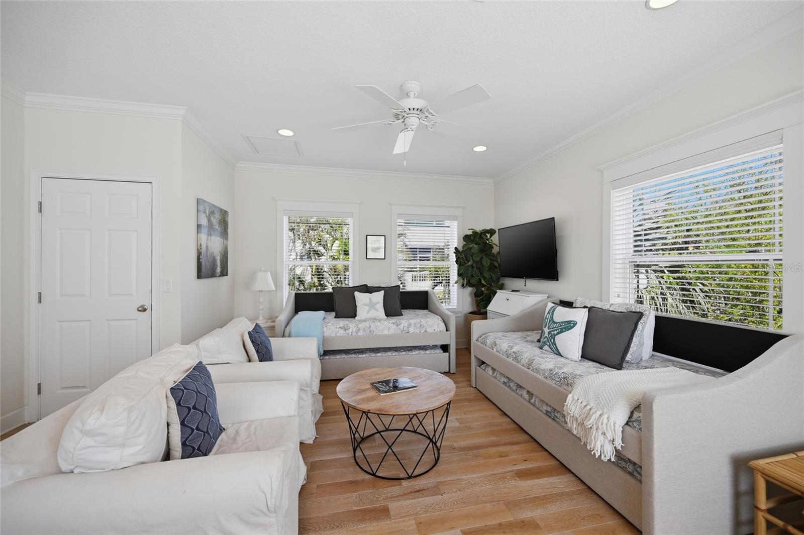 LUANA ISLES - Residential