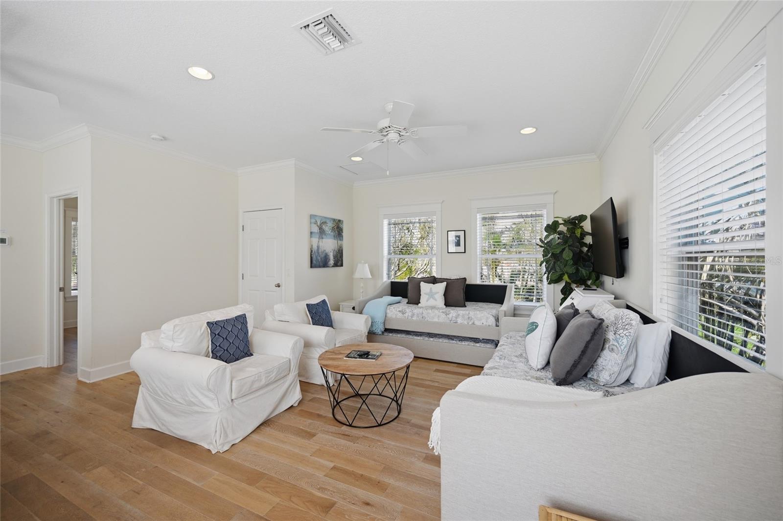 LUANA ISLES - Residential