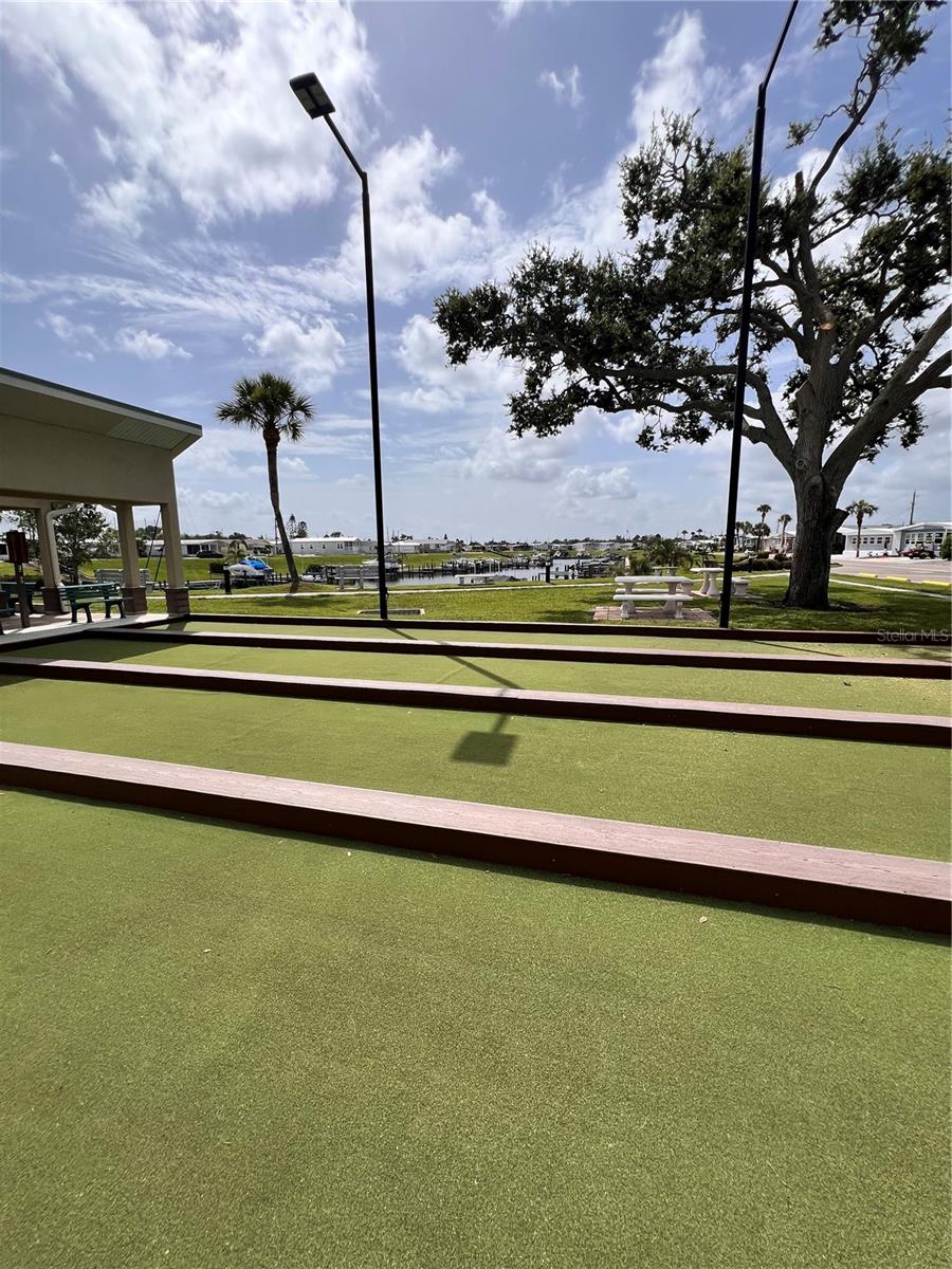 COUNTRY CLUB ESTATES - Land