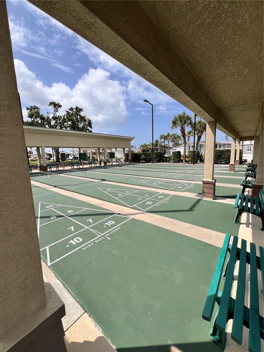 COUNTRY CLUB ESTATES - Land