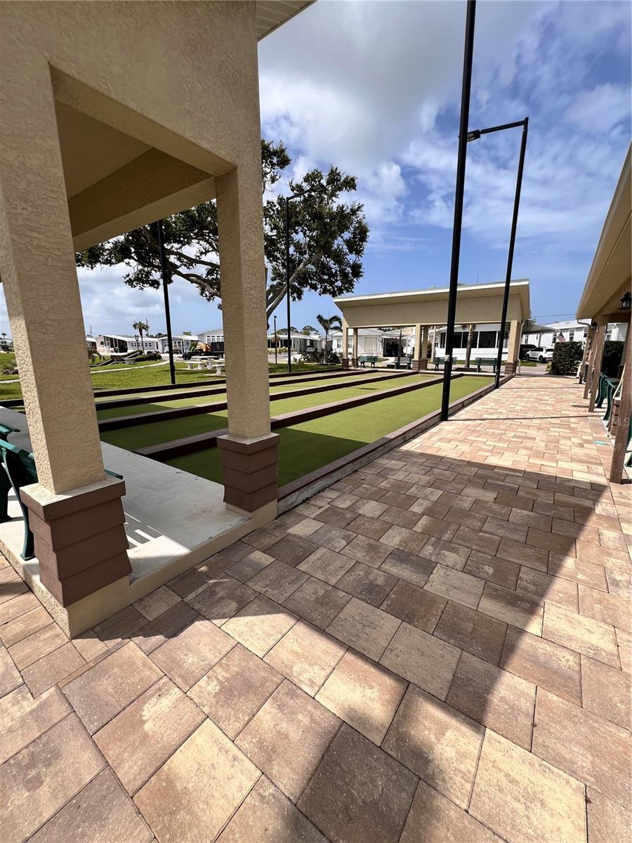COUNTRY CLUB ESTATES - Land