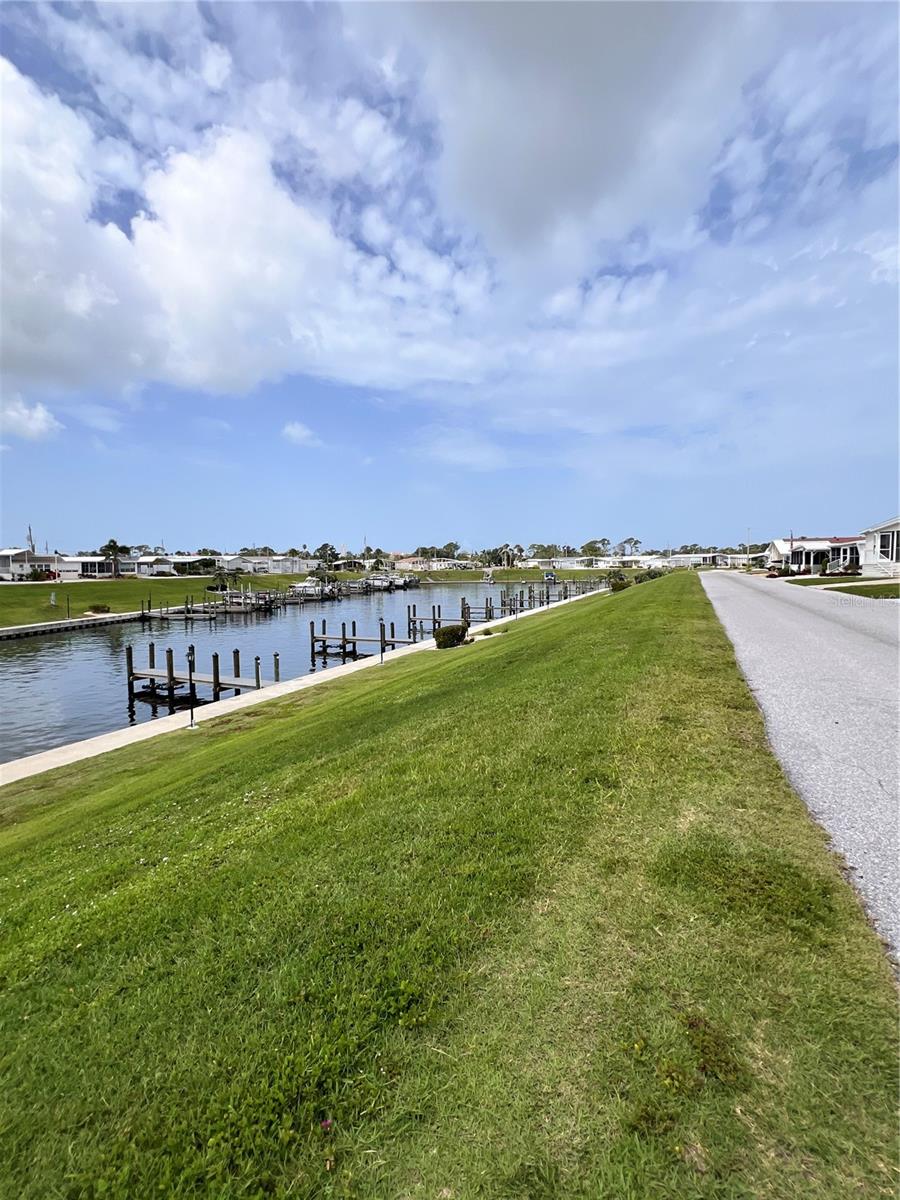 COUNTRY CLUB ESTATES - Land